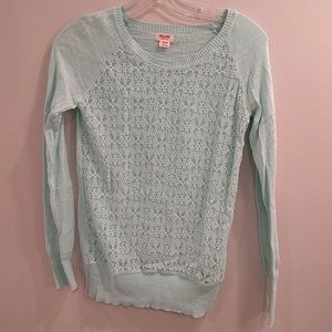 Pretty lightweight spring/summer sweater